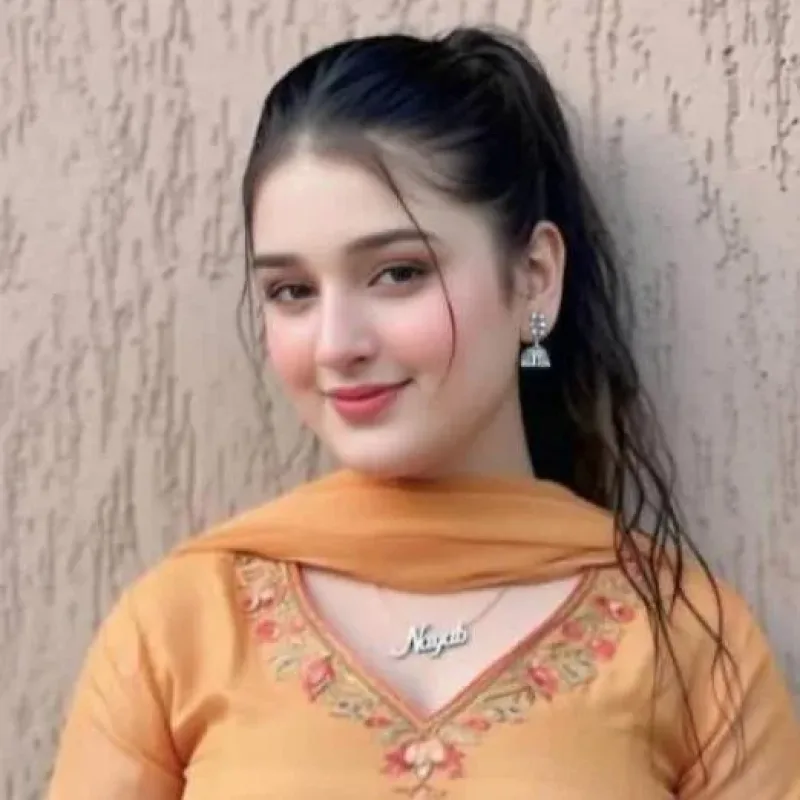 Join Girl chatting WhatsApp Group